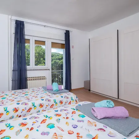 Lovely In Apartment *